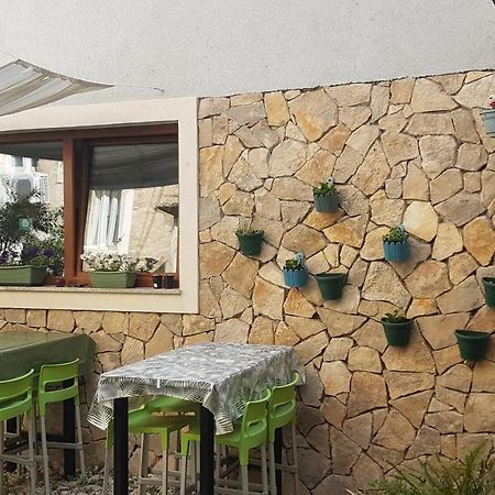Hostel Mare Sibenik Bagian luar foto