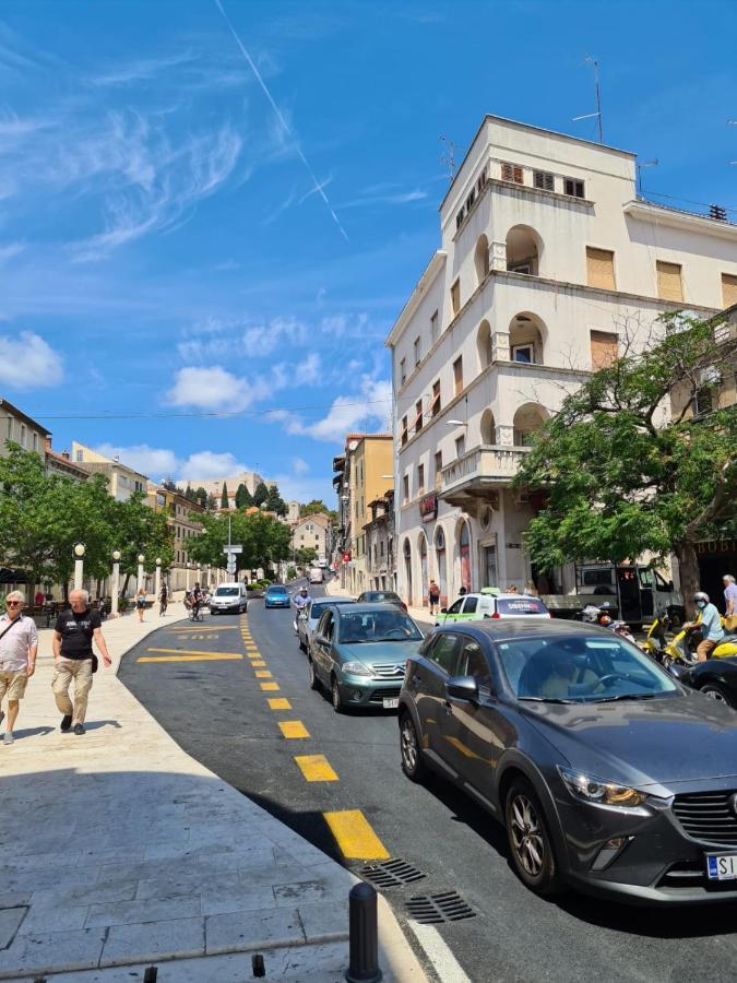Hostel Mare Sibenik Bagian luar foto