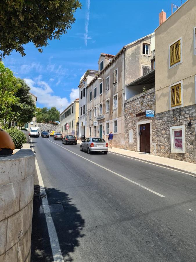 Hostel Mare Sibenik Bagian luar foto