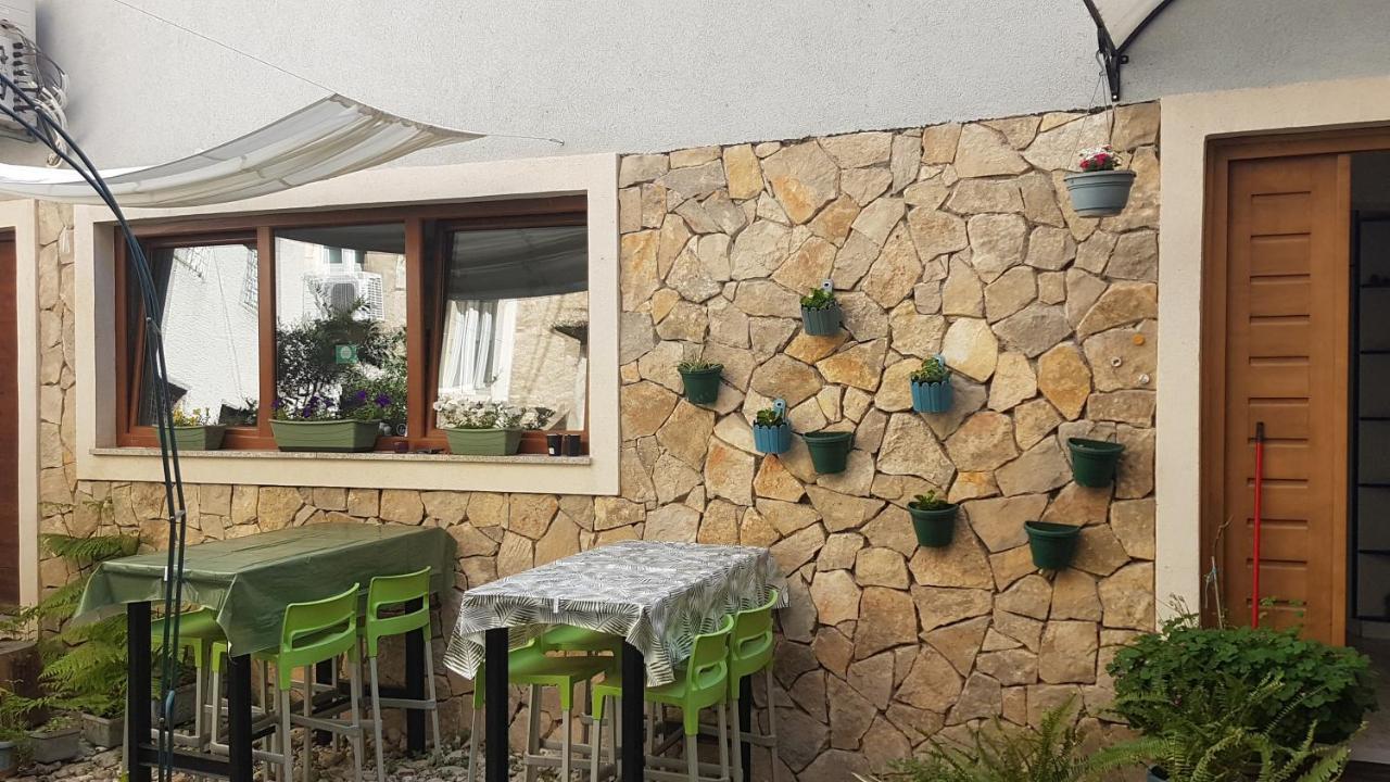 Hostel Mare Sibenik Bagian luar foto