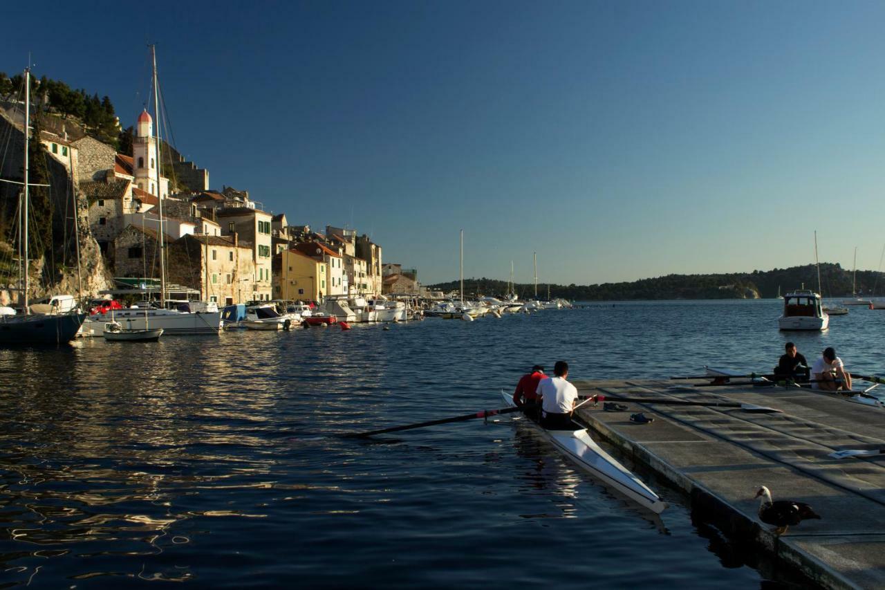 Hostel Mare Sibenik Bagian luar foto