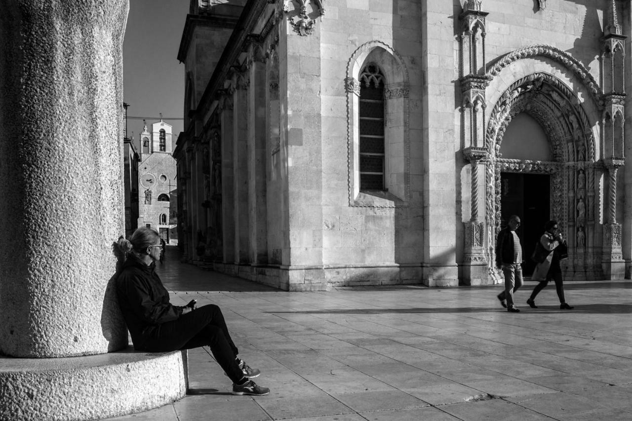 Hostel Mare Sibenik Bagian luar foto