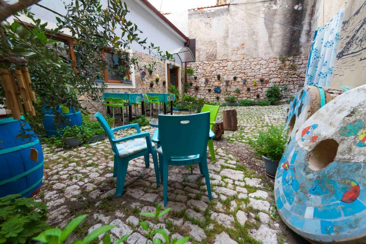 Hostel Mare Sibenik Bagian luar foto
