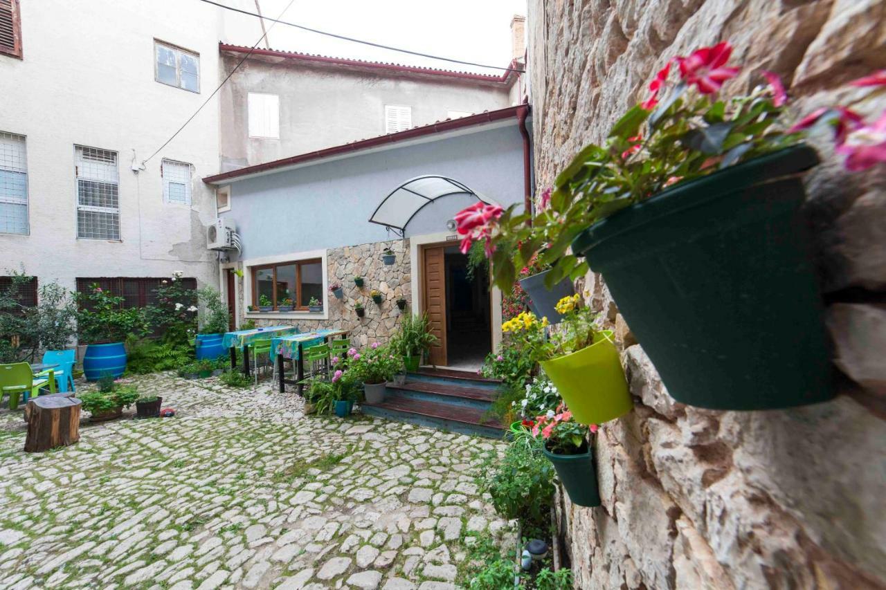 Hostel Mare Sibenik Bagian luar foto