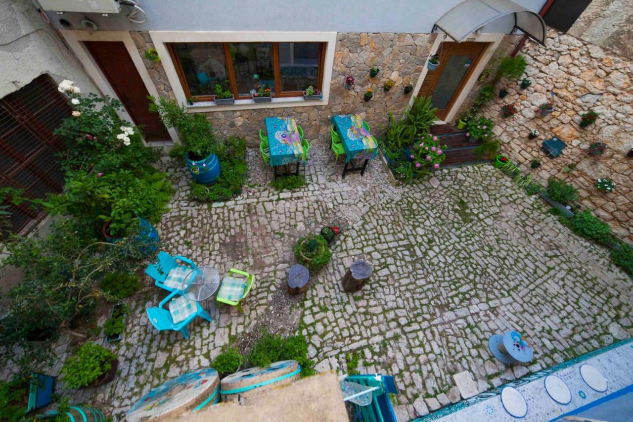 Hostel Mare Sibenik Bagian luar foto