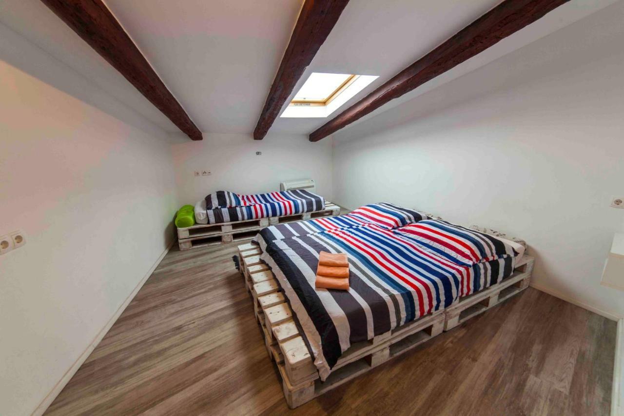 Hostel Mare Sibenik Bagian luar foto